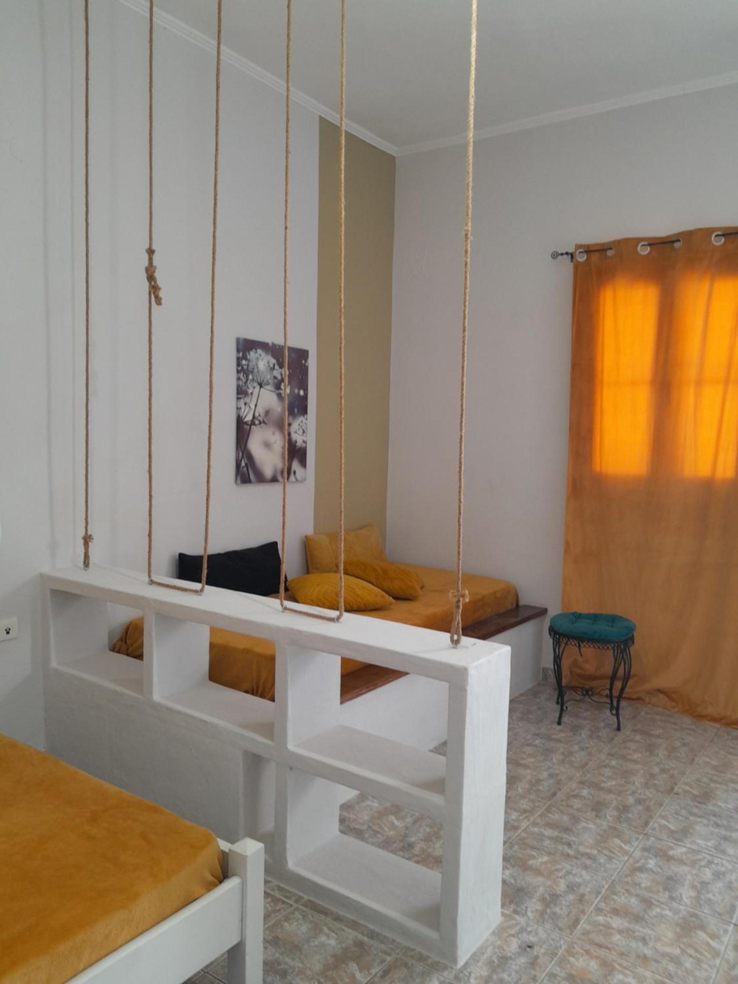 Overhill Apartments Adamas Esterno foto